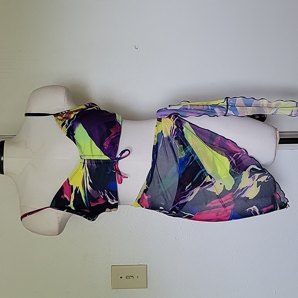 Women's three-piece swimwear set